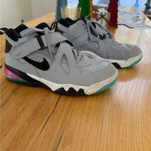 Men’s Nike Gray and Black Sneakers